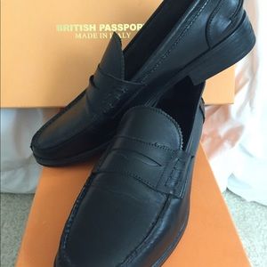 British Passport Black Leather Penny Loafers sz 9